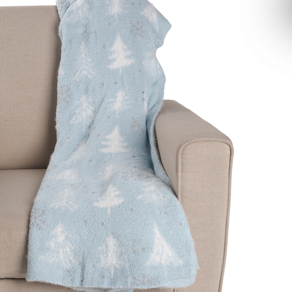 ENVOGUE Eyelash Tree Knit Christmas Throw
